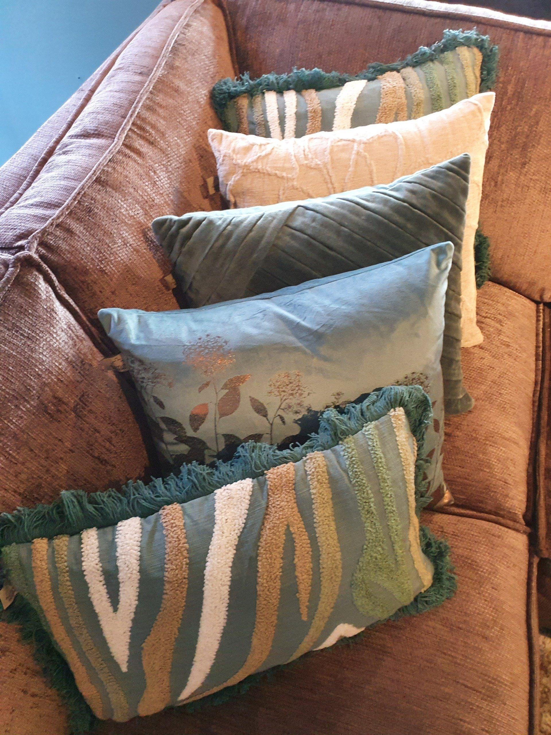 sierkussen petrol beige velours en met print