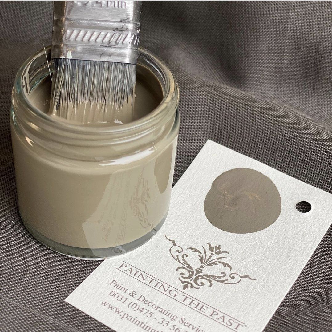 krijt verf painting the past raw umber nc79