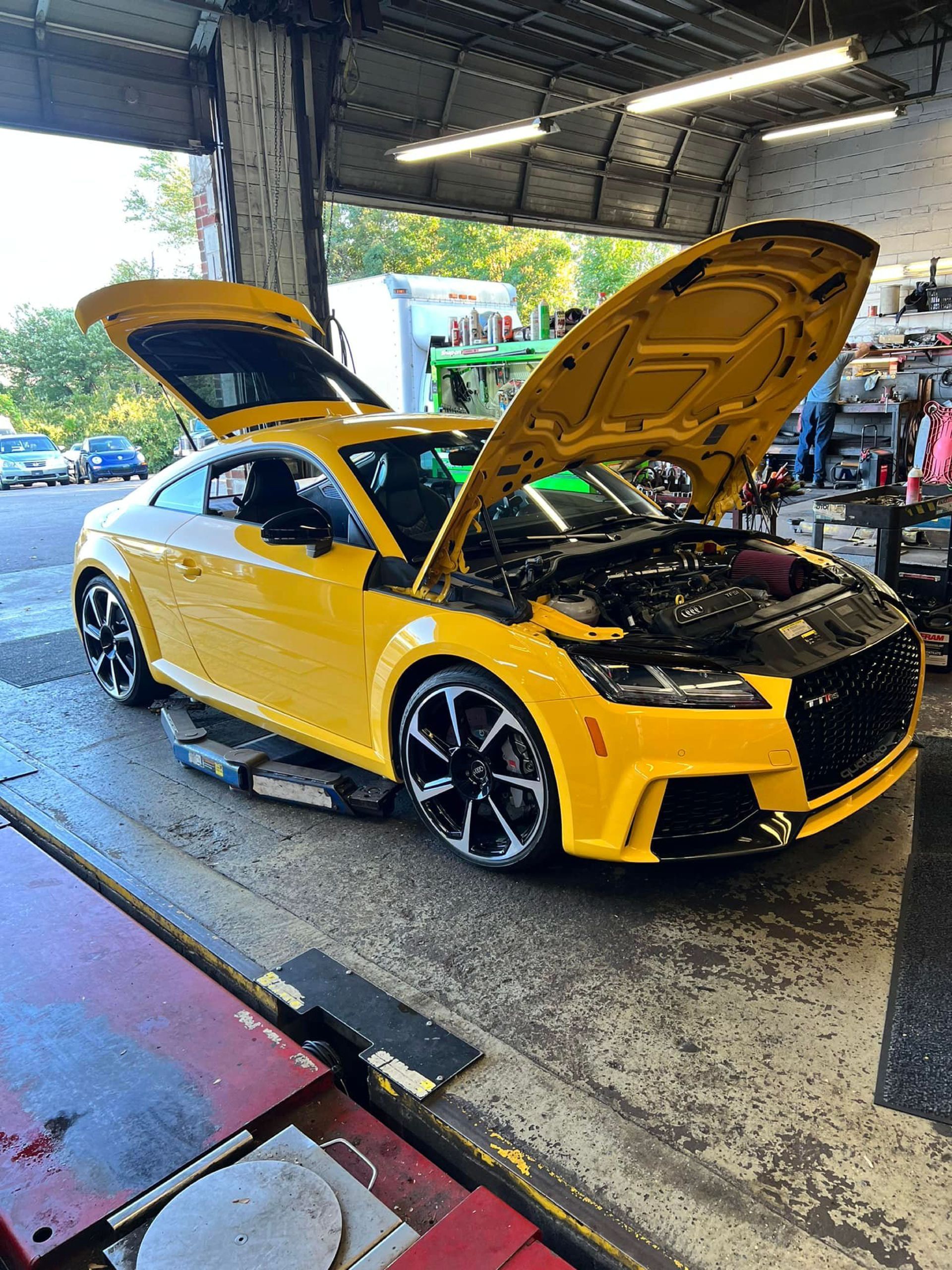 Carlo's Tire & Repair Gallery Image