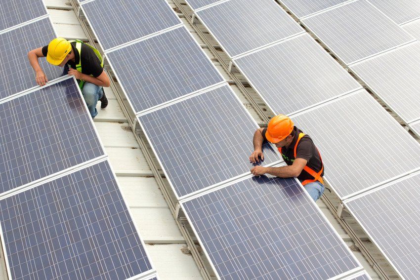 Two workers in between photovoltaic panels (ISO 160). All my images have been processed in 16 Bits and transfer down to 8 before uploading.