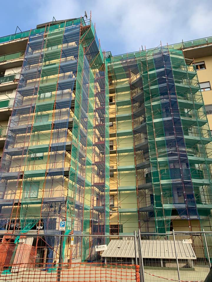 VENDITA PONTEGGI PER EDILZIA