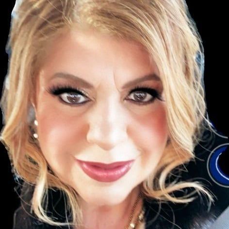 headshot of Nada Alkhouri