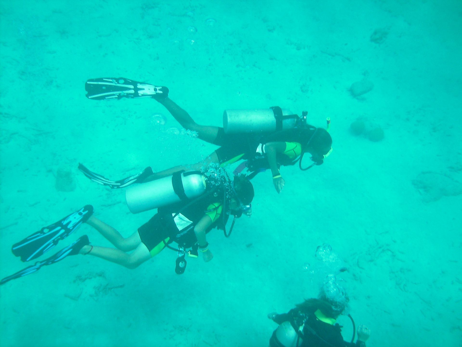 kids age 9 and 11 become padi certified divers