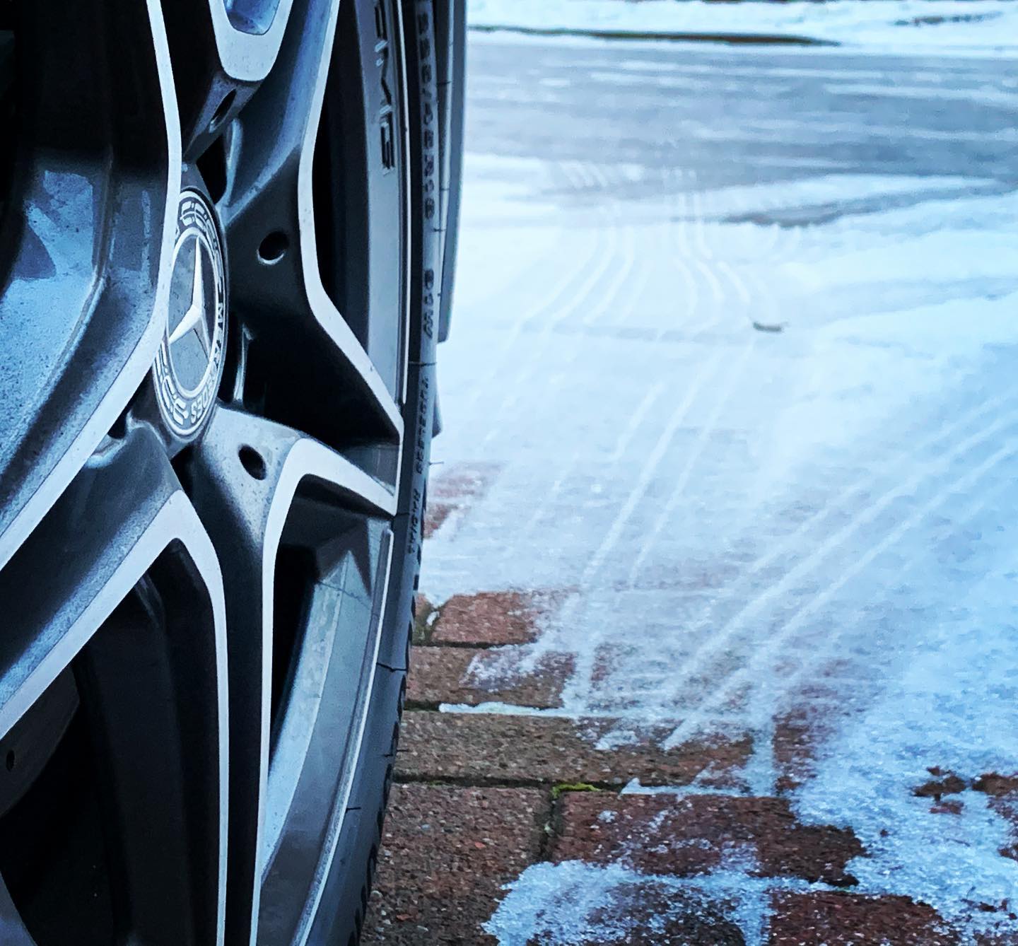 Mercedes in the Snow
