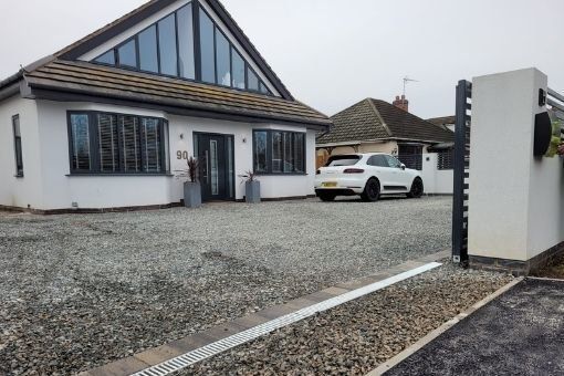 Gravel driveway and front garden in Coventry