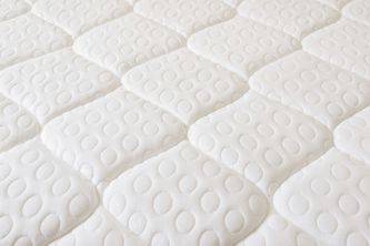materasso bianco a molle