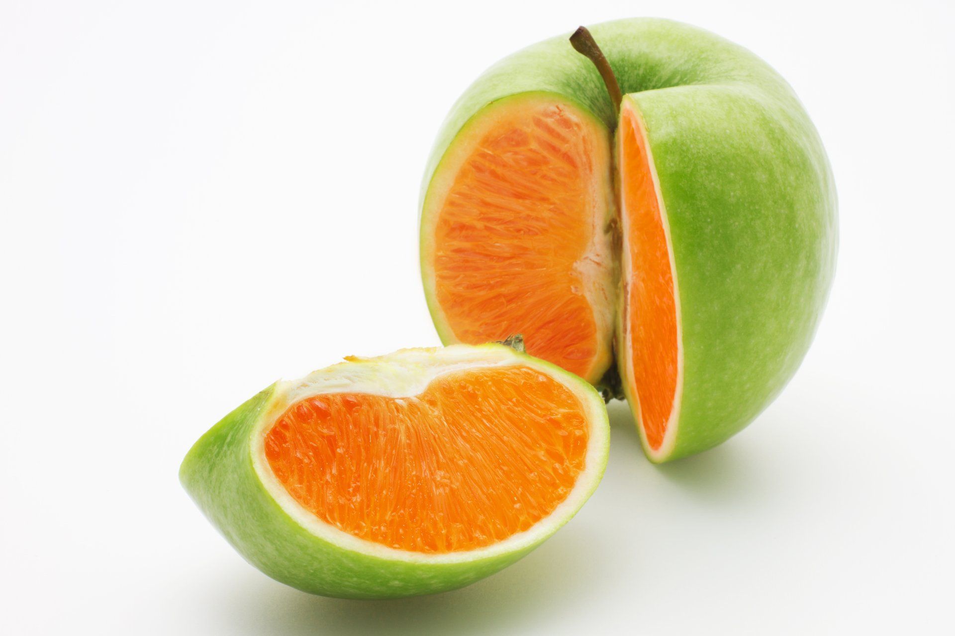 melon coupé et orange à l'intérieur