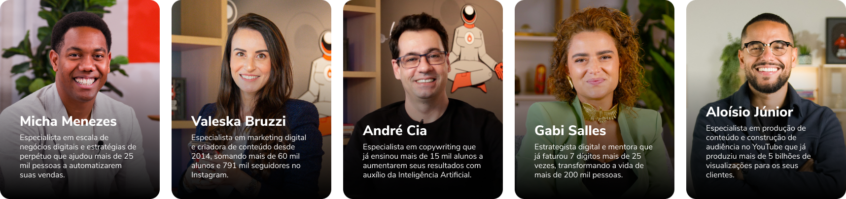 Um grupo de pessoas está de pé, uma ao lado da outra, em uma sala.