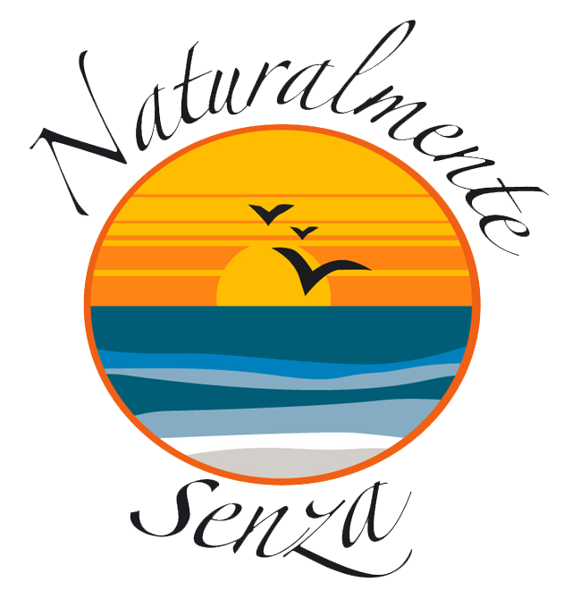Logo con un tramonto sul mare; colori arancione, blu e bianco e la scritta “Naturalmente Senza”.