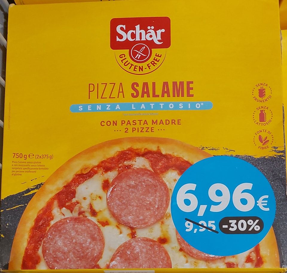 Scatola di pizza al salame senza glutine Schär, al prezzo di 6,96 € (invece di 9,35 €).