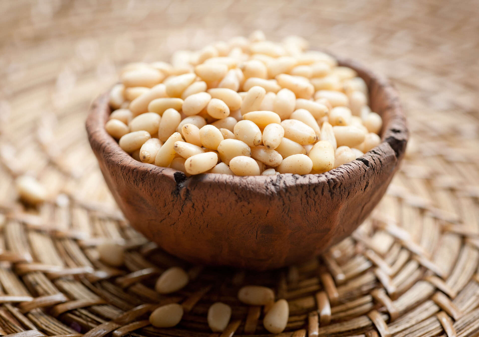 bol avec pignons de pin