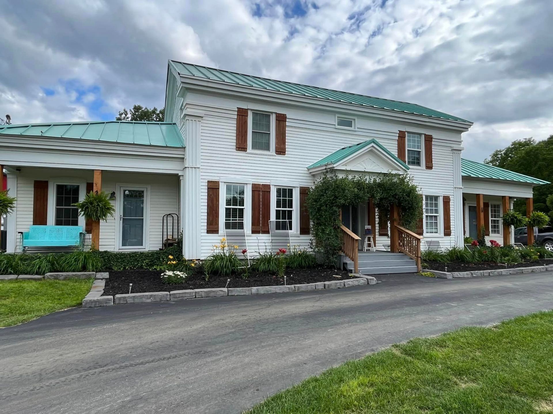 House - Bloomfield Hills, MI - Angelo's Maintenance and Pressure Washing