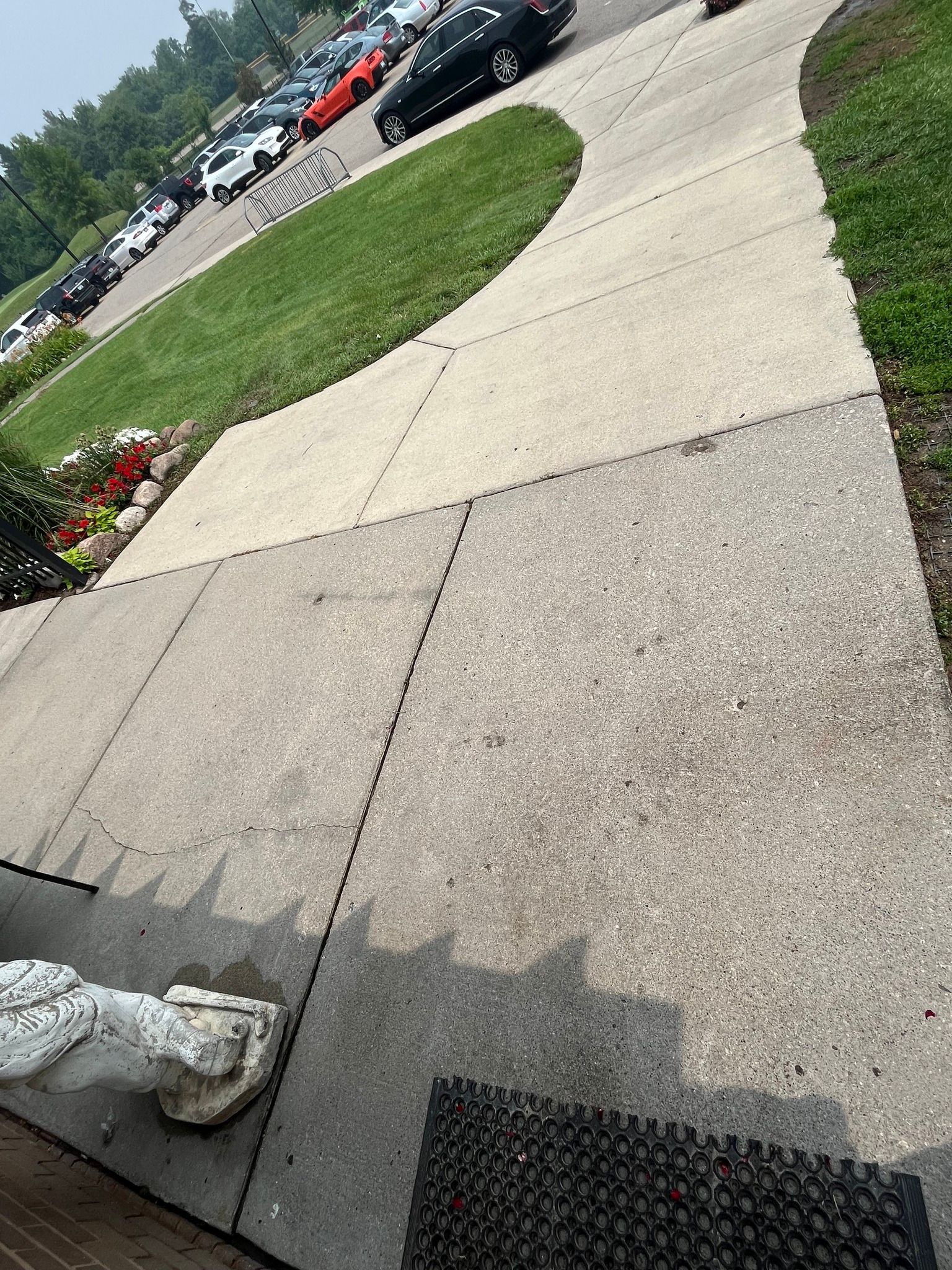 Driveway After - Bloomfield Hills, MI - Angelo's Maintenance and Pressure Washing