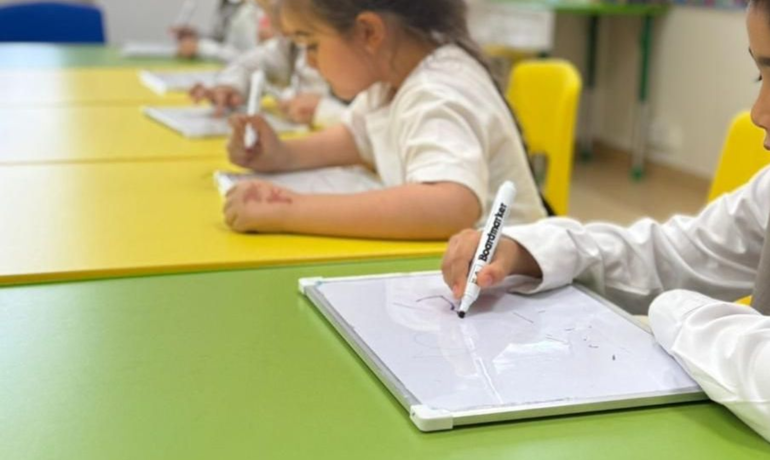 طلاب المرحلة الابتدائية لمدرسة رؤية الابتكار