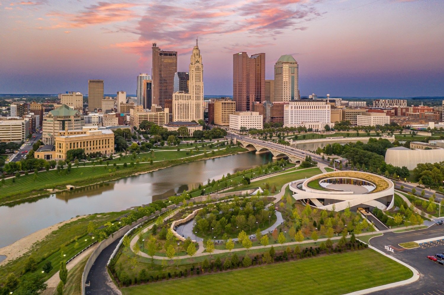 skyline of Columbus, Ohio at sunset