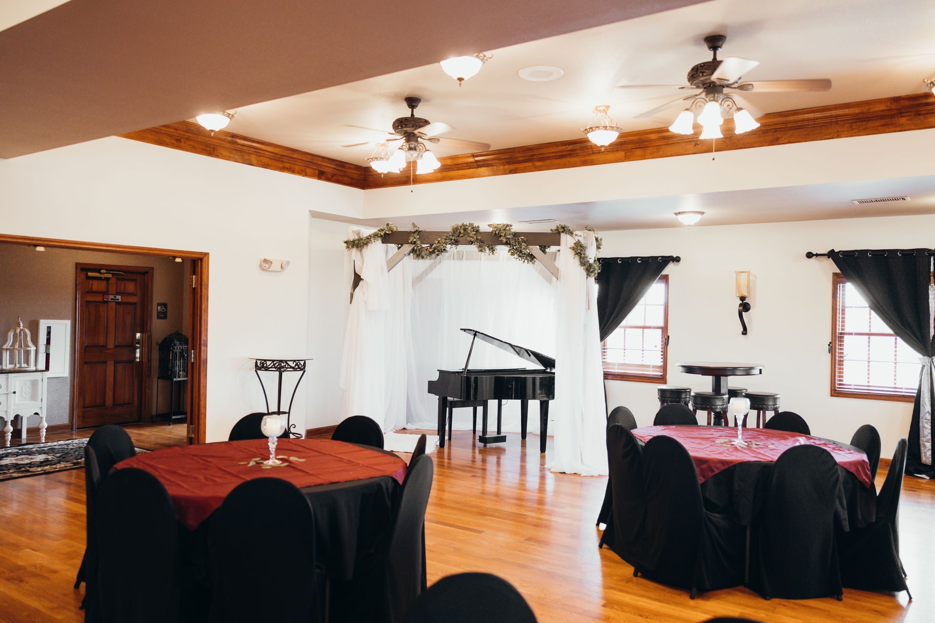 The Capital View Room Is Perfect for Large Parties & Wedding Receptions in Mid-Missouri.