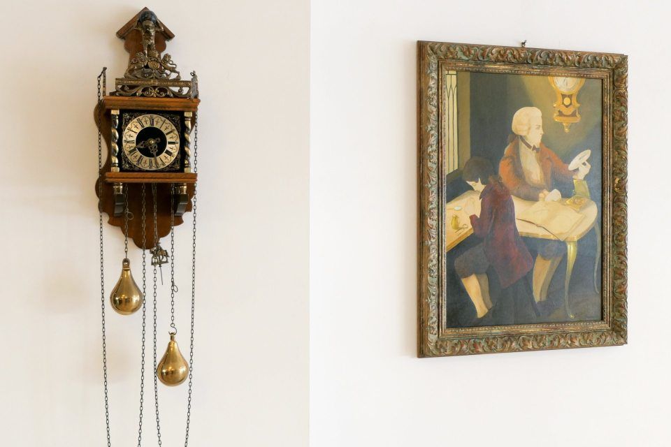 Weight-winding watch