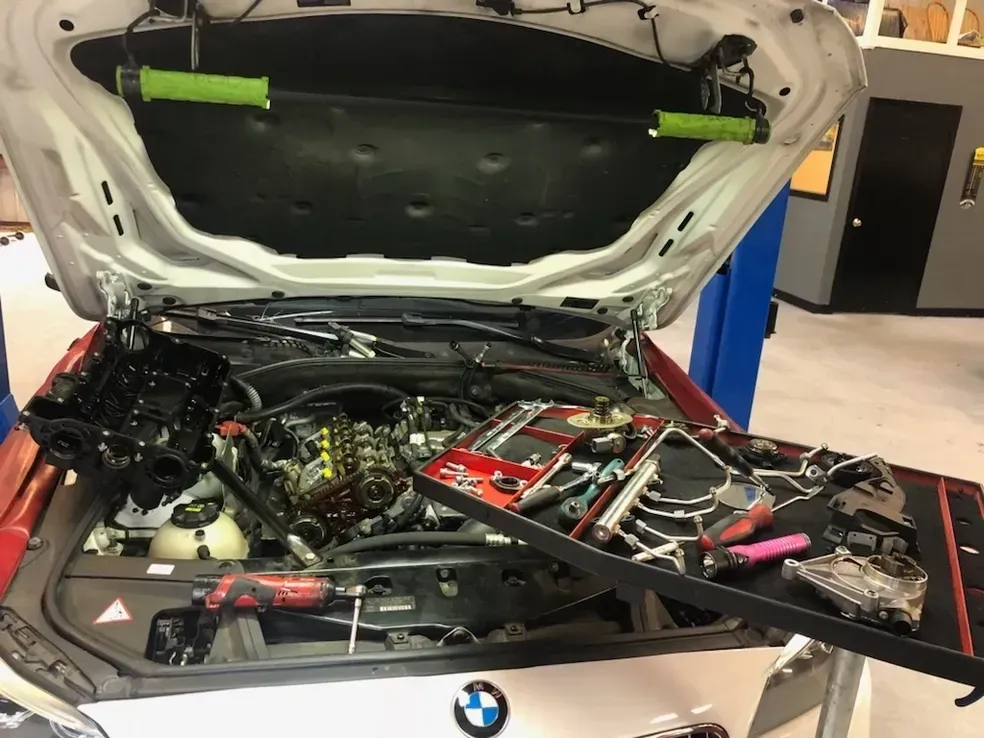 The engine section of a automobile | Your Mechanic 813