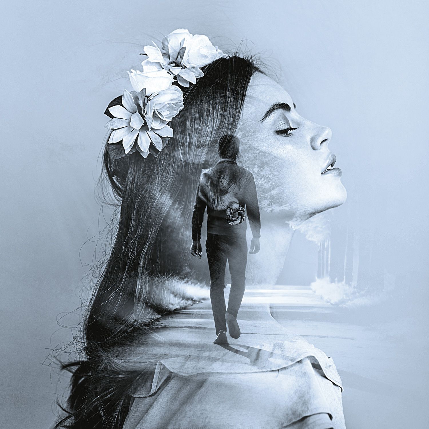 Double exposition visage femme avec homme qui marche en fond