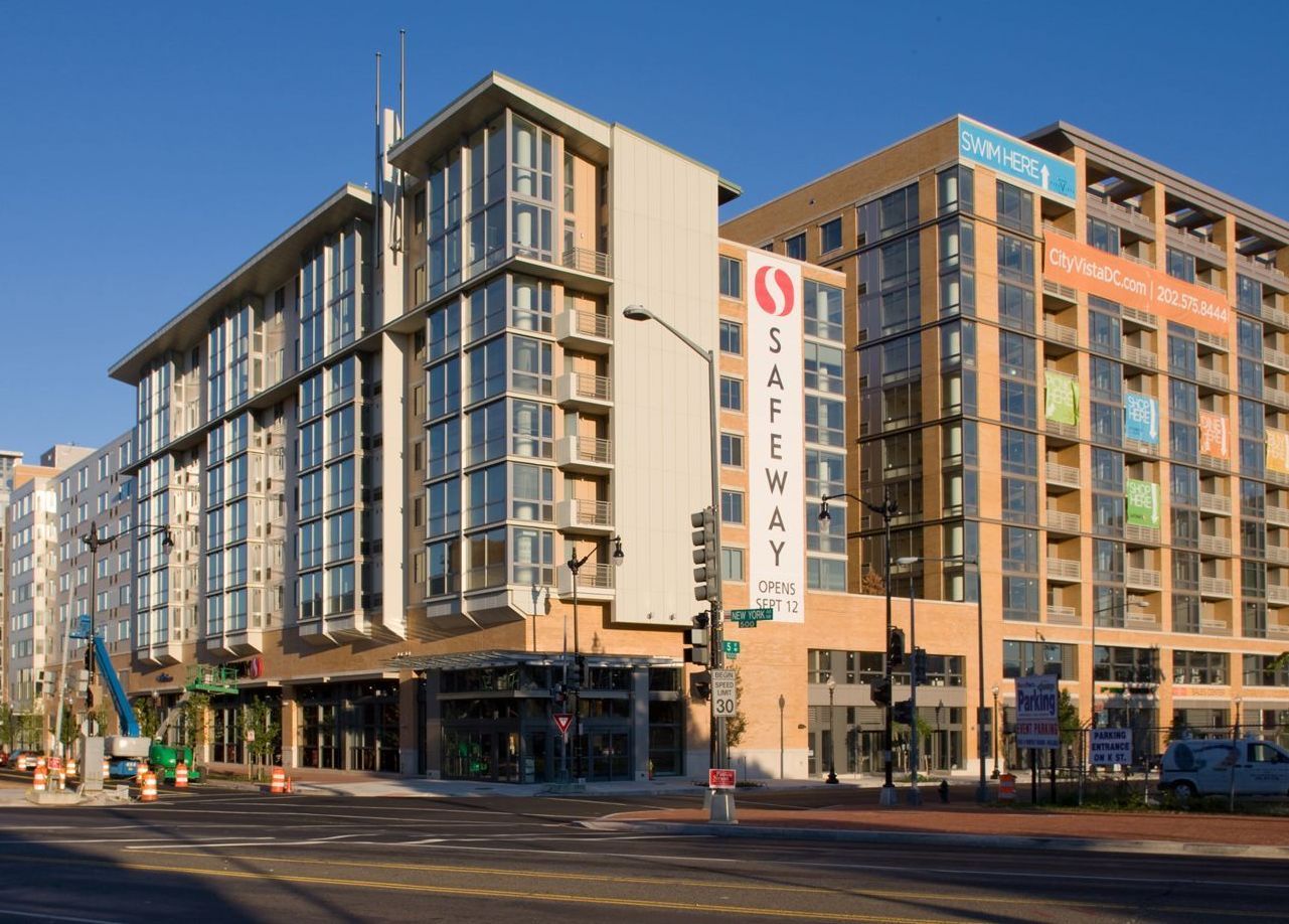 A large building with the word safeway on it