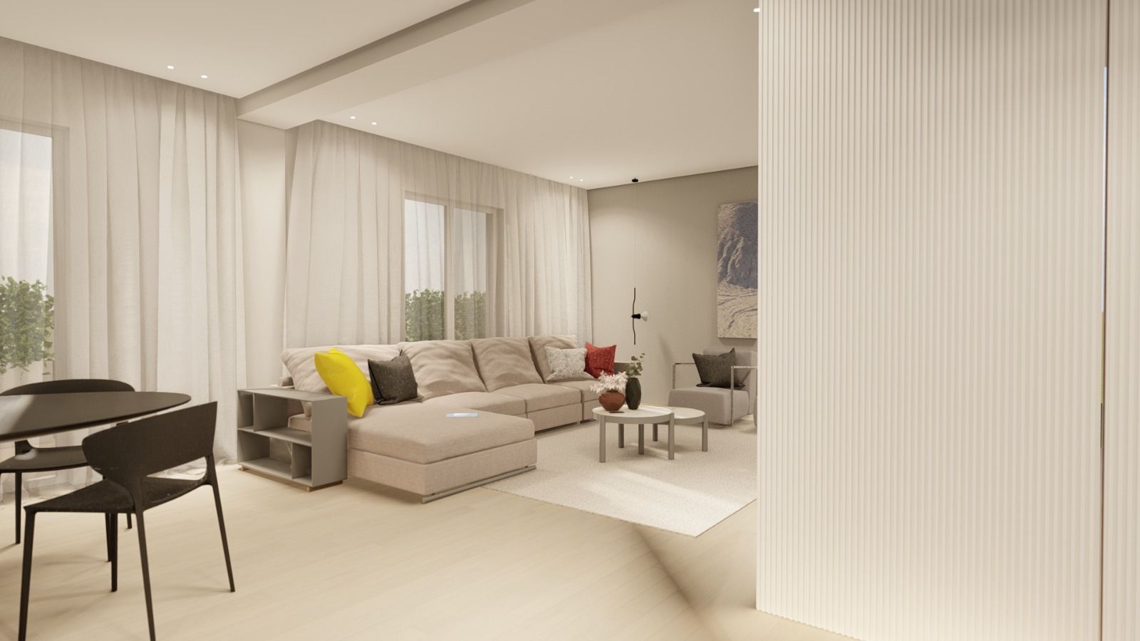 Un soggiorno con divano, tavolo, sedie e tende.