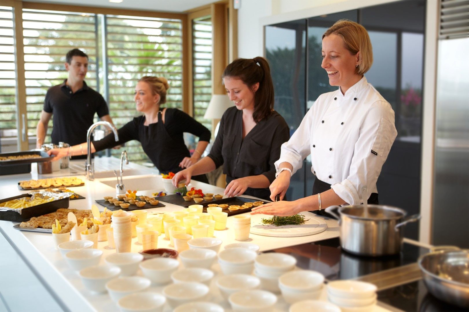 How Your Wedding Catering Can Make Your Guests Happy
