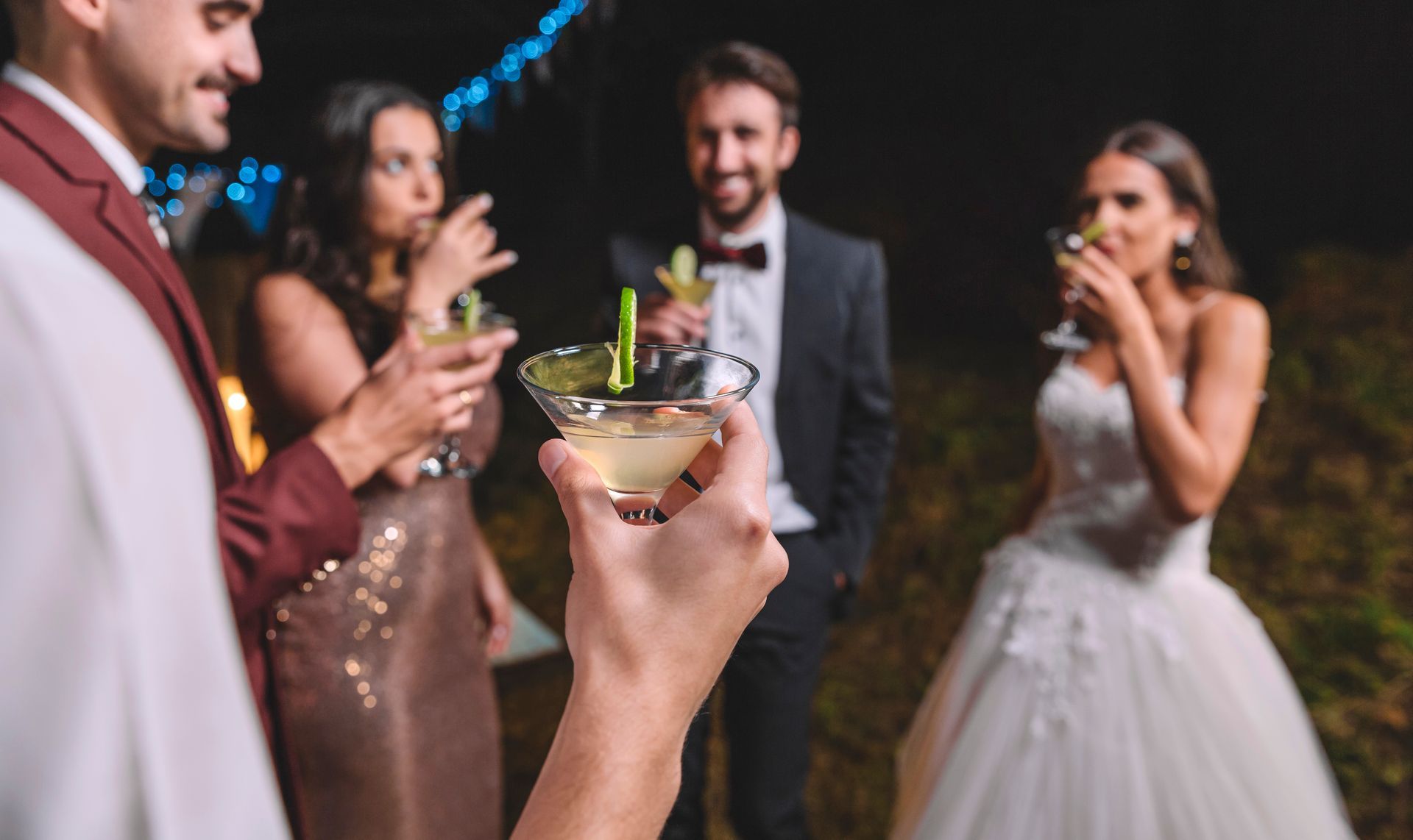 Cocktails op een bruiloft in de tuin