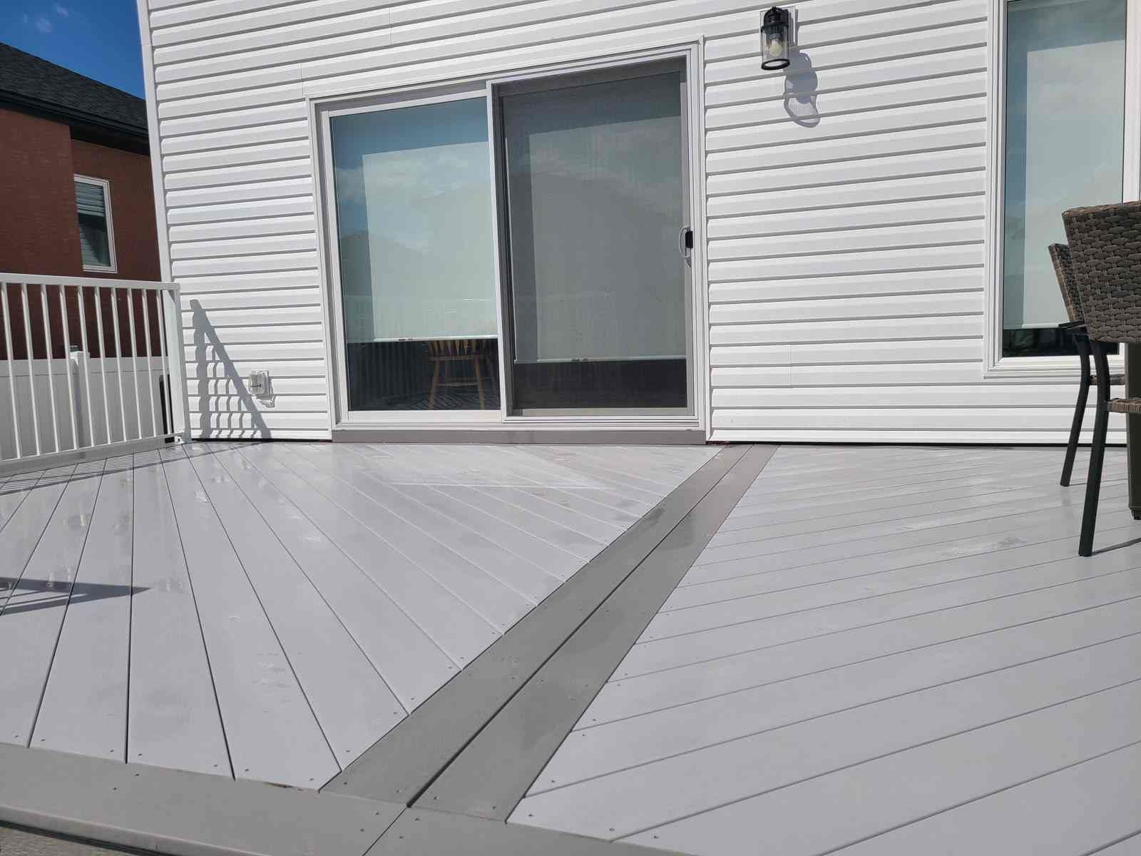 vinyl decking 2-tone