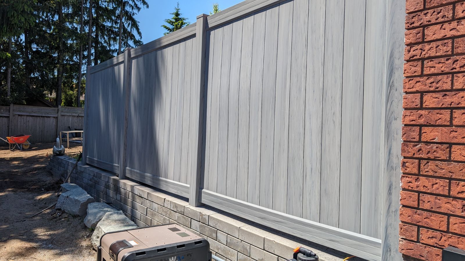 chai gray vinyl fence