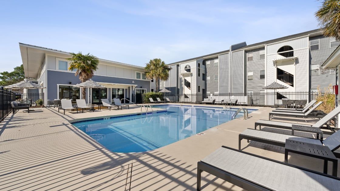 pool area at Wilmington Commons in Wilmington, NC.