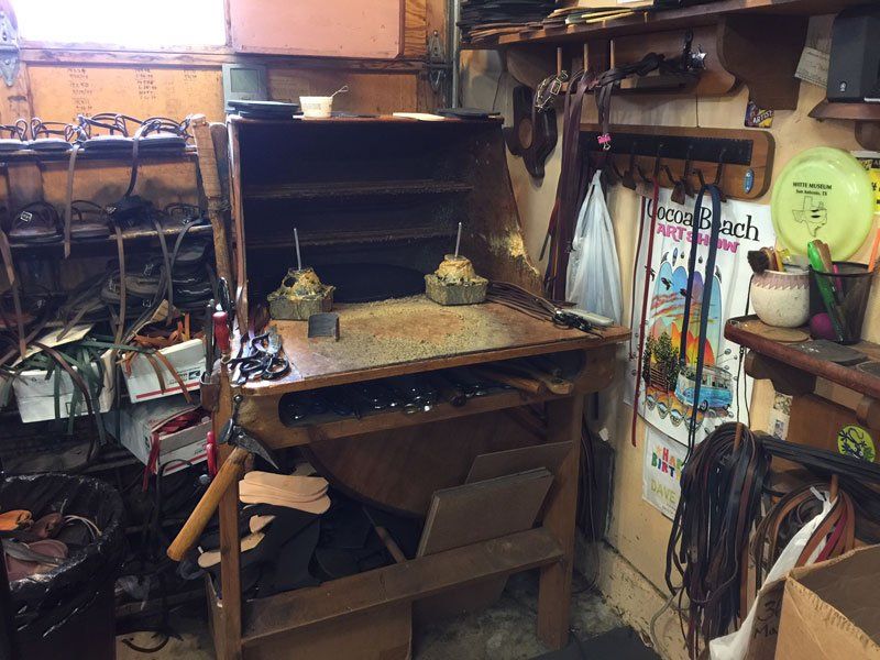 sandal making tools, the glueing table