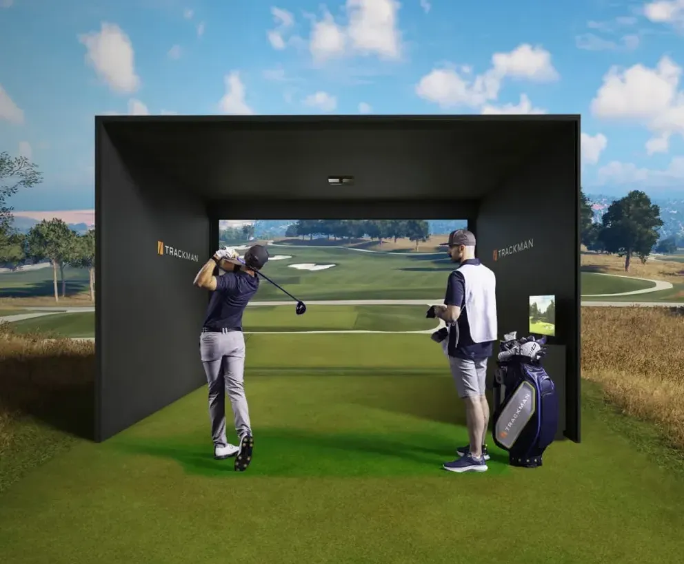 TrackMan indoor golf simulator featuring iconic courses for play