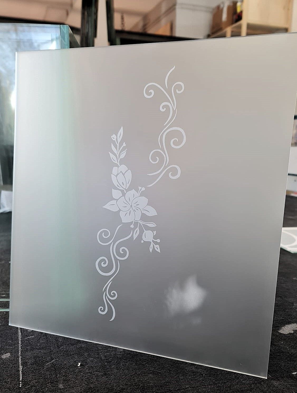 decorazione su vetro a Roma