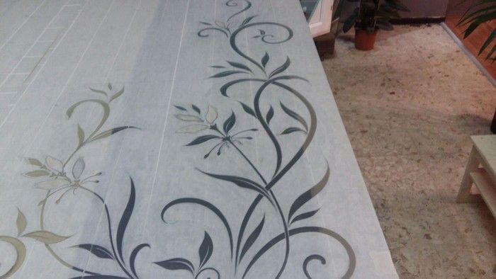 decorazione di un pesce su una vetrata