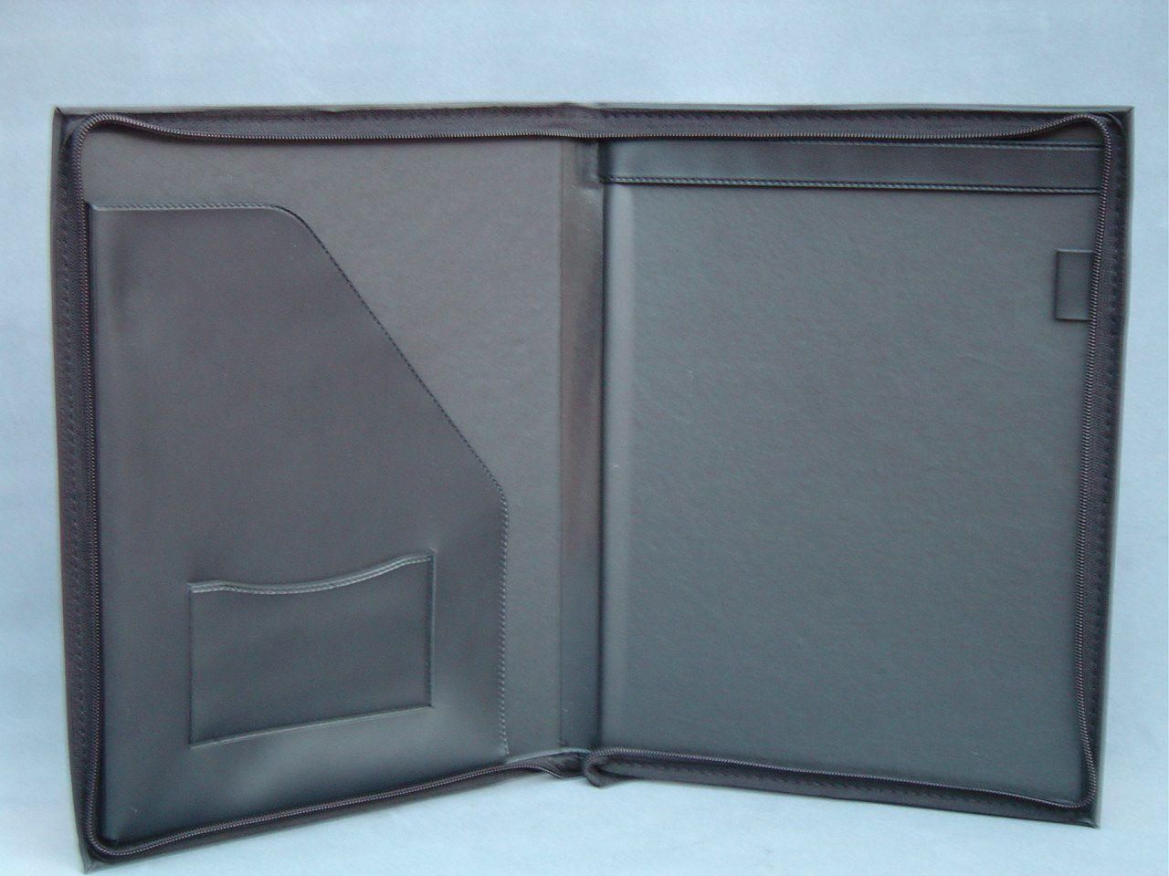 Monplast - Fabricación de carpetas y artículos de plástico