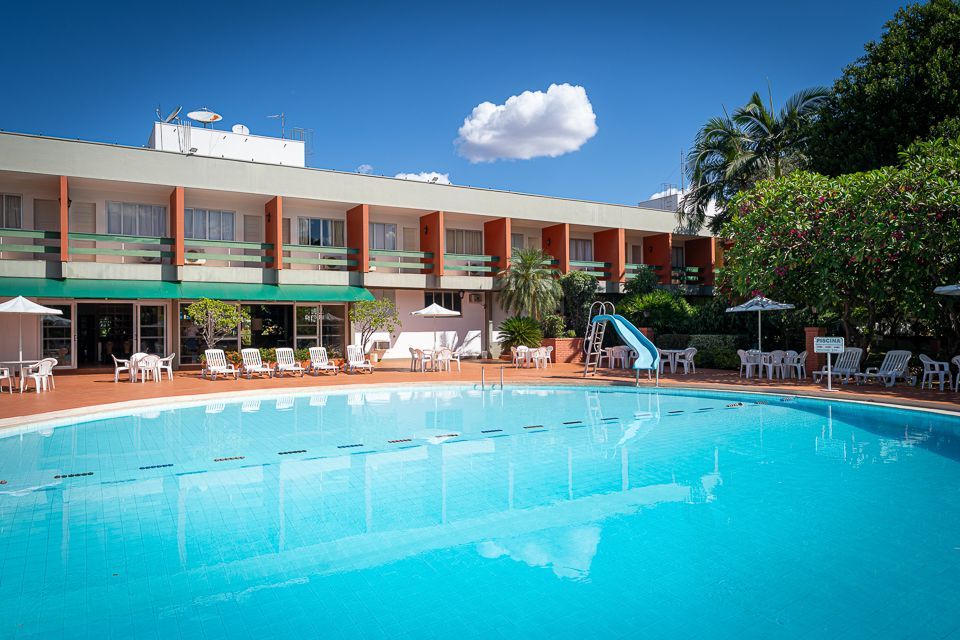 Piscina - Deville Express Guaíra