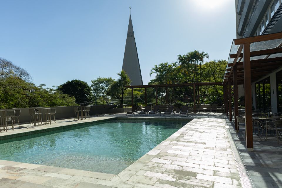 Hotel Deville Maringá Área de Lazer Piscina