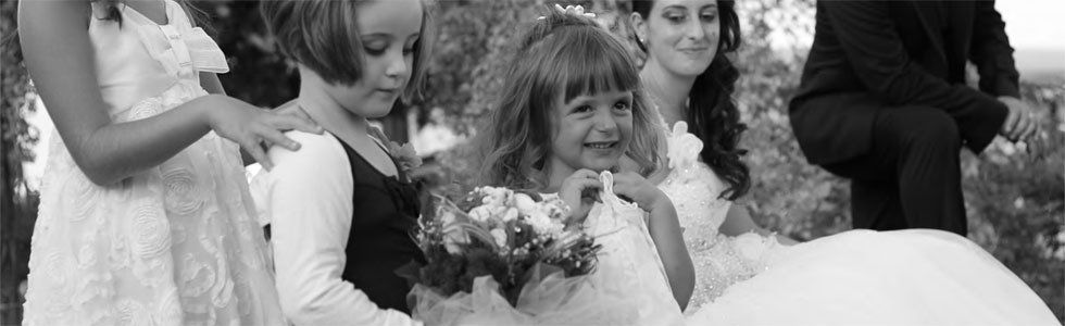 foto di gruppo di bambini ad un matrimonio