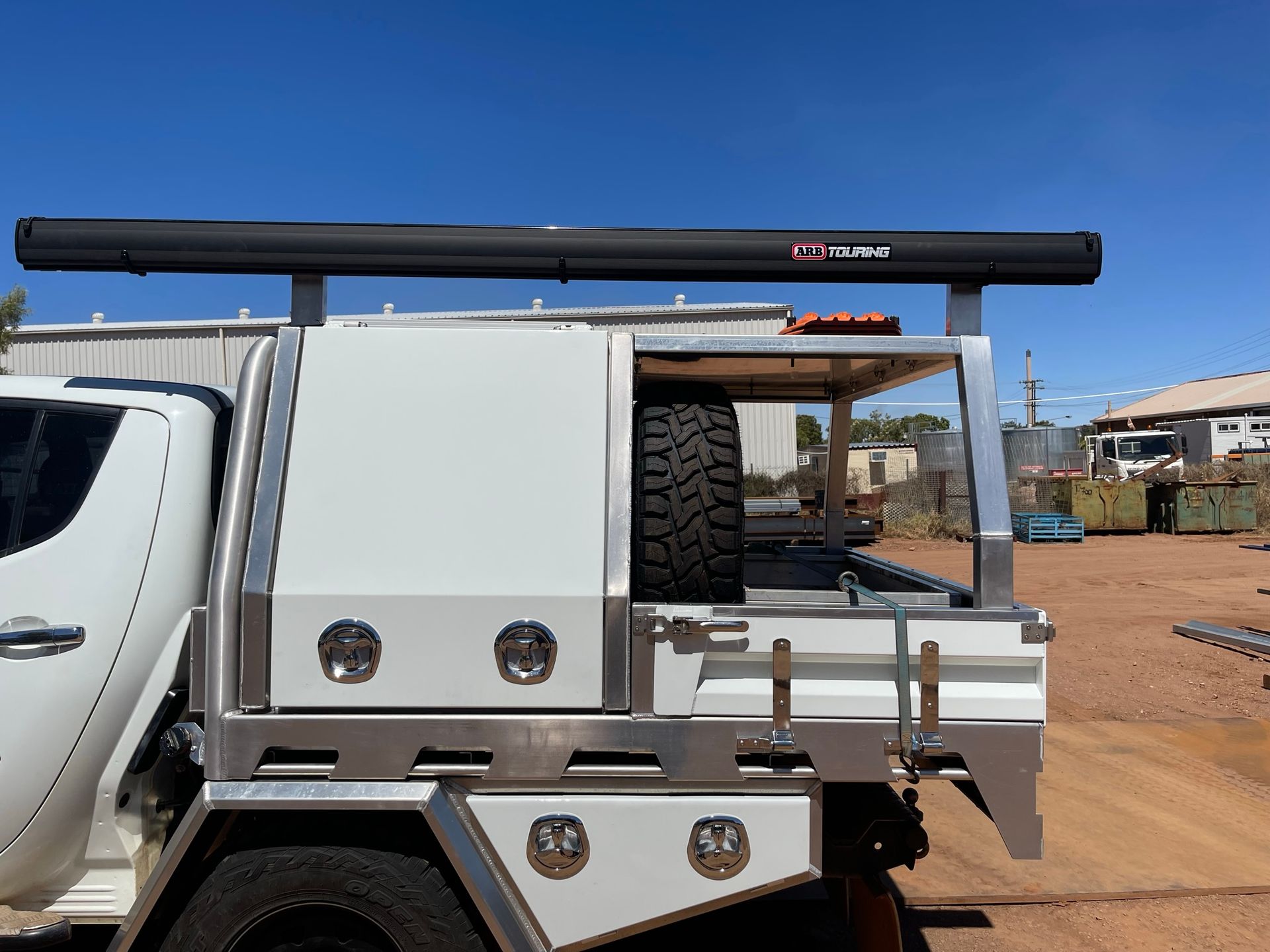 Straitline White Pick Up With New Trays — Wright's Welding Operations In Ryan, QLD