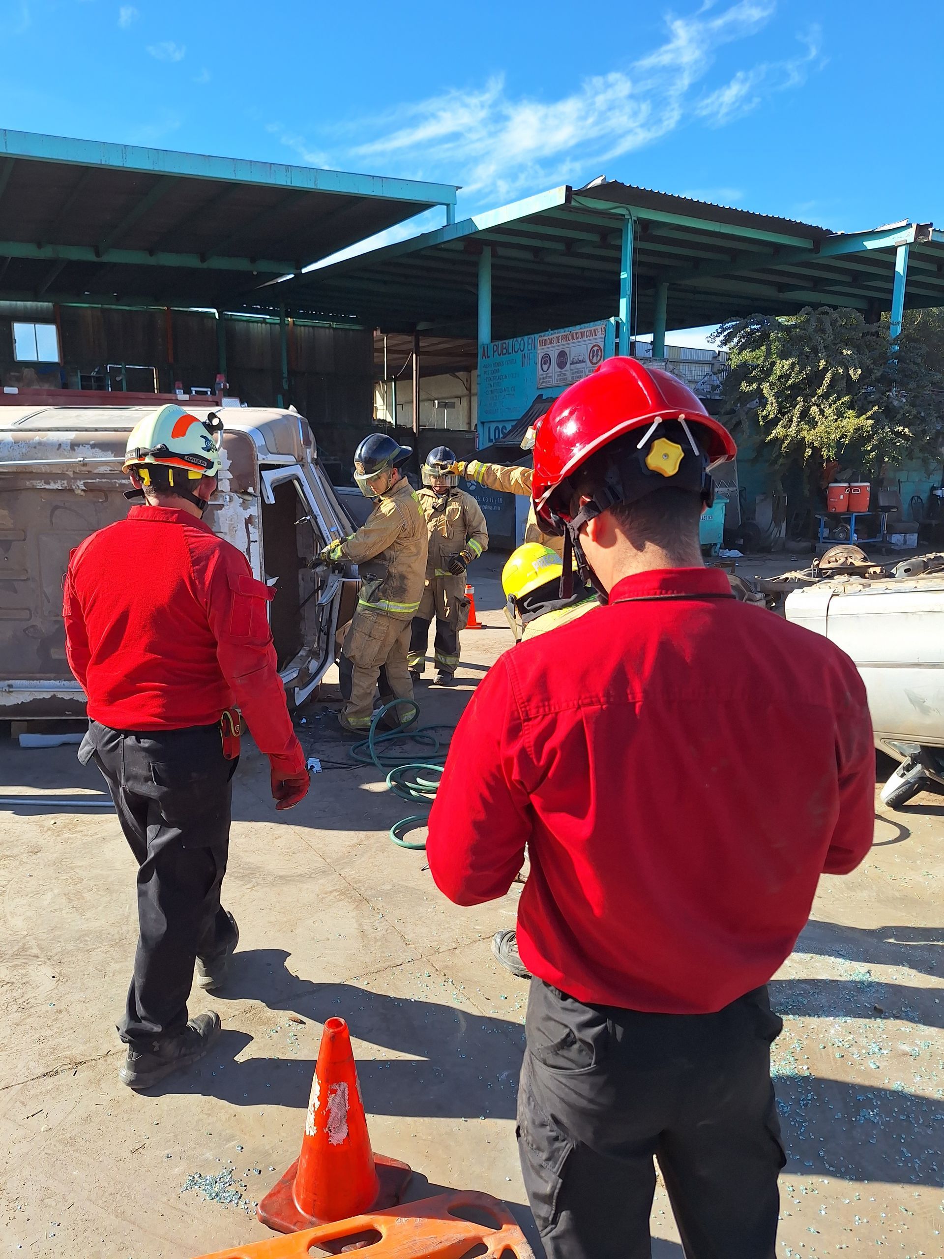 Productos CDI: equipos de prevención, extinción de fuego y equipo médico.