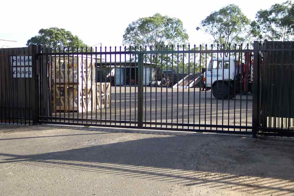 Black fence gate — Gates Darwin in Pinelands, NT
