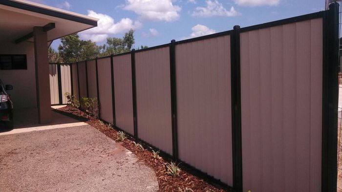 Louvres cover — Gates Darwin in Pinelands, NT
