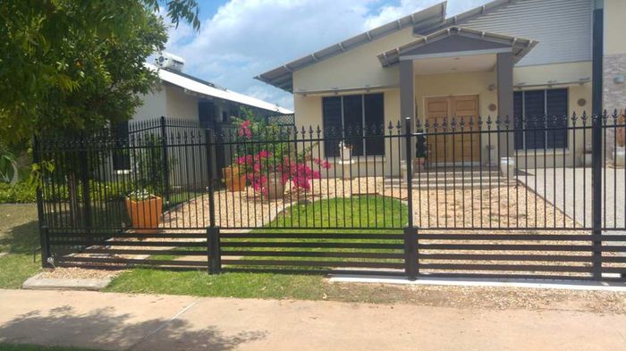 Fenced garden — Gates Darwin in Pinelands, NT