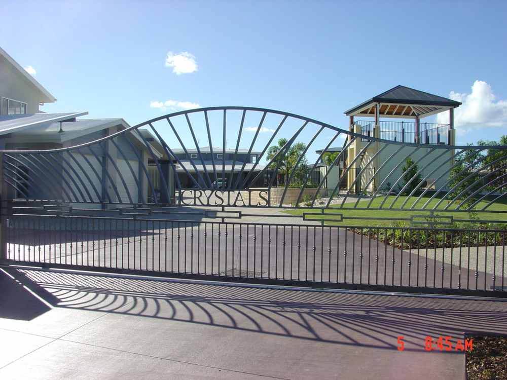 Big gate — Gates Darwin in Pinelands, NT