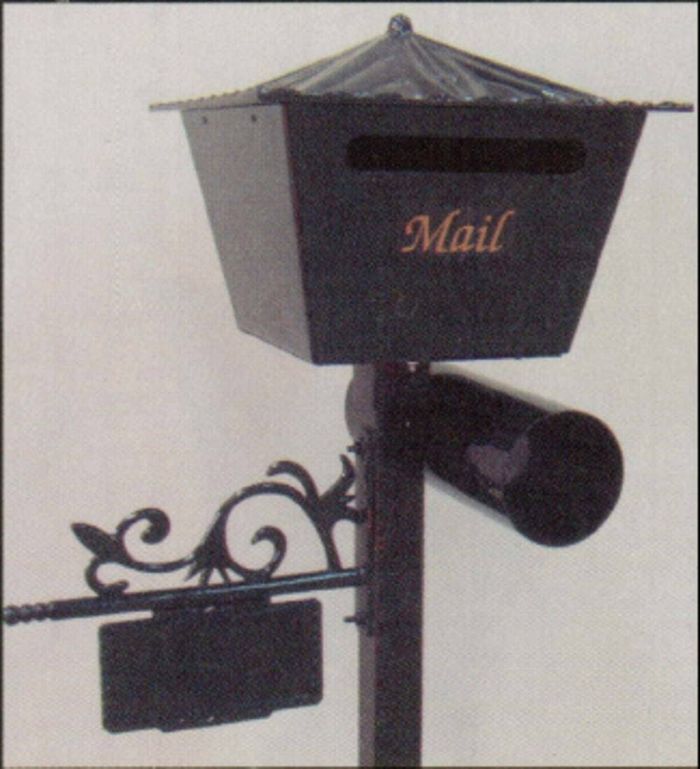 Black letterbox — Gates Darwin in Pinelands, NT
