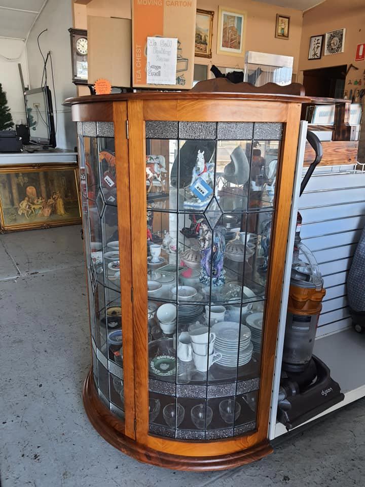 Different Antique Kitchen Wares — Cliffy's Cheaper Removals in Taree, NSW