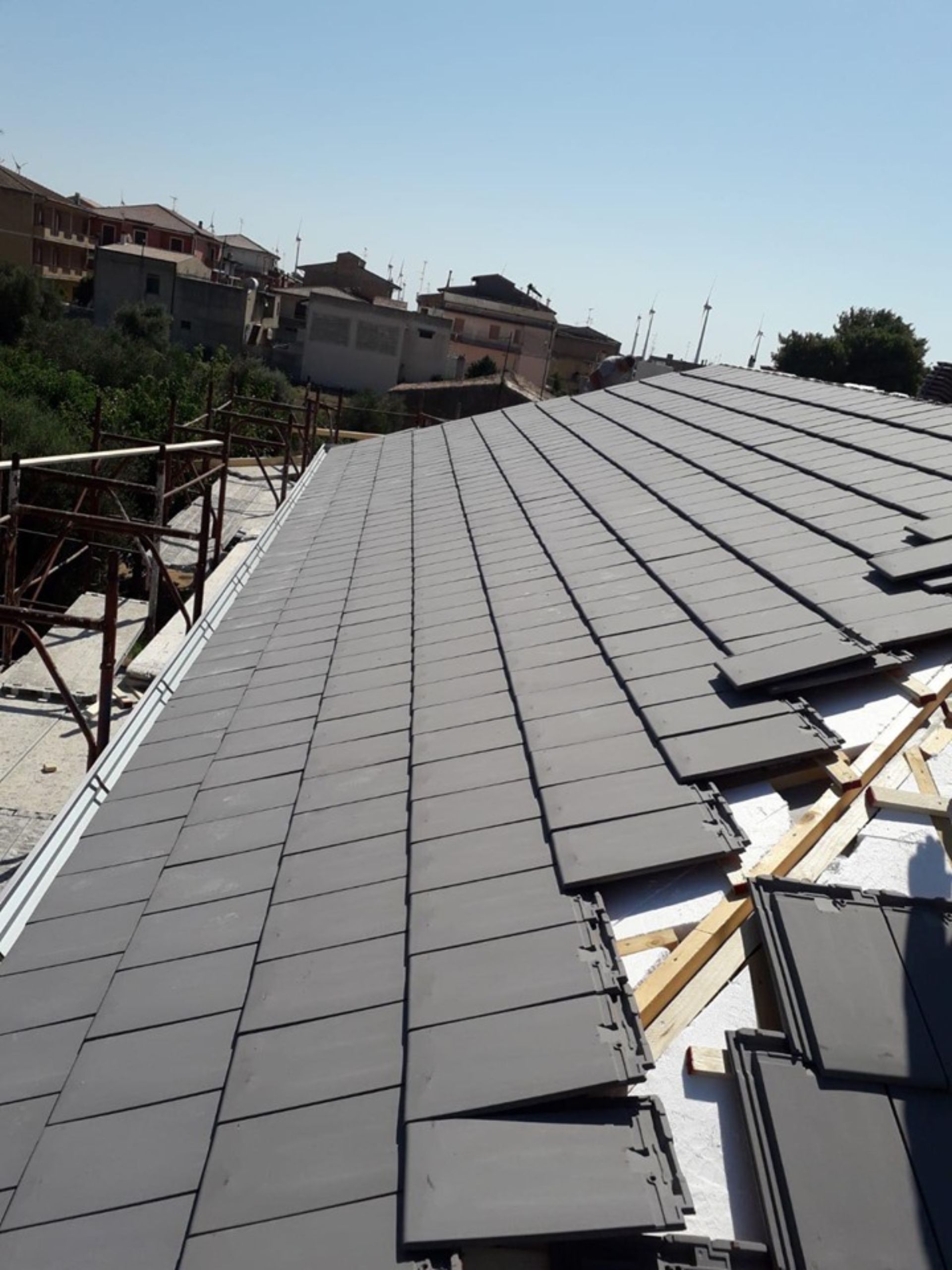 Copertura tetto con pannelli solari