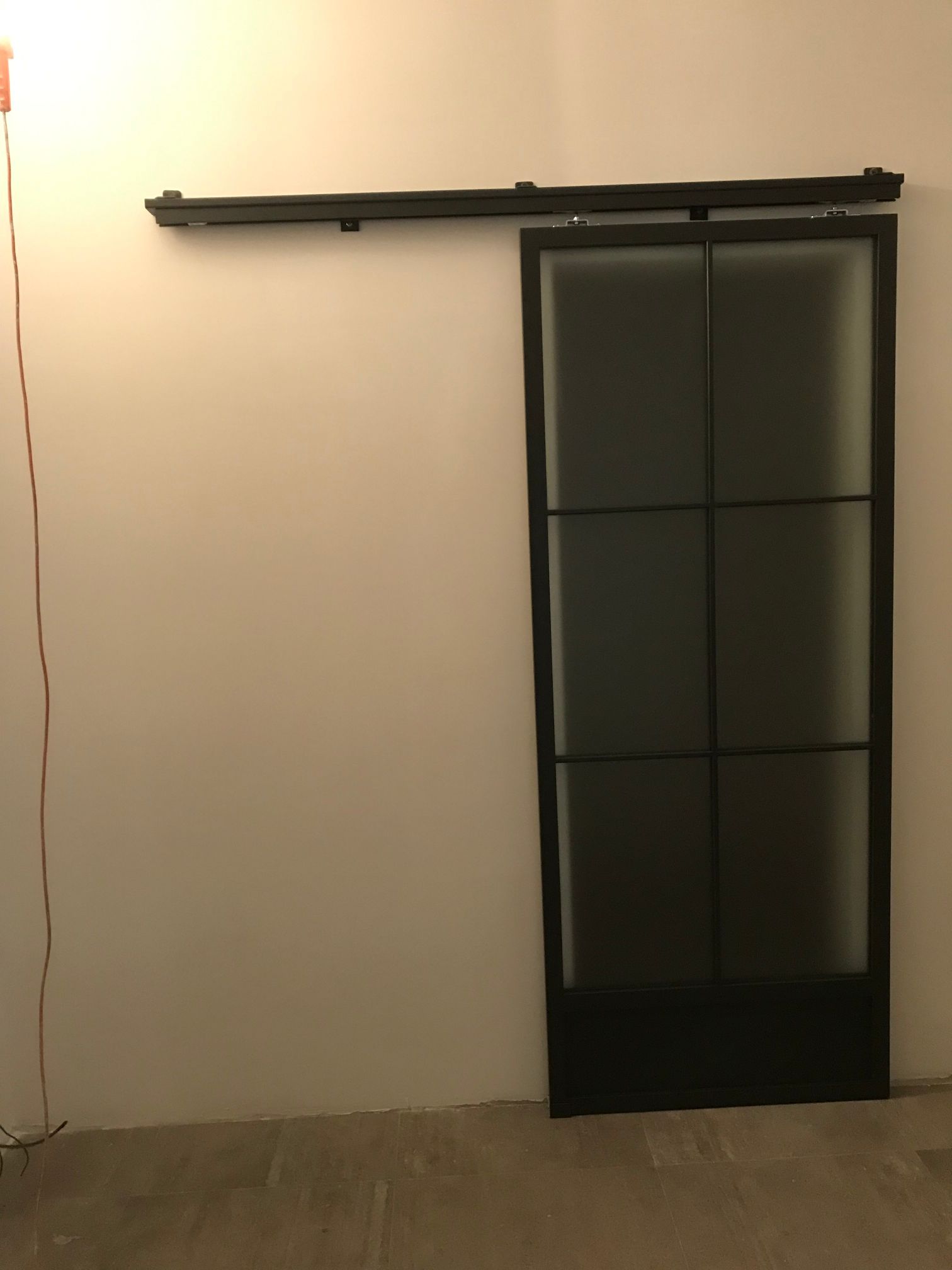 porta scorrevole in alluminio e vetrata