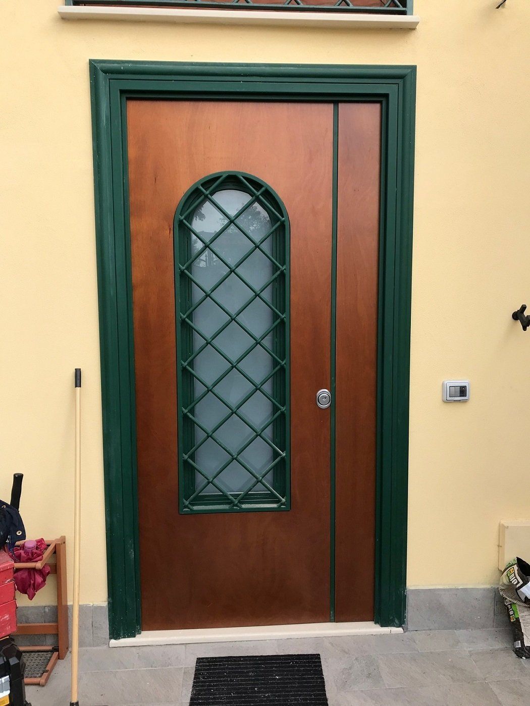 porta d'ingresso con inserto in vetro