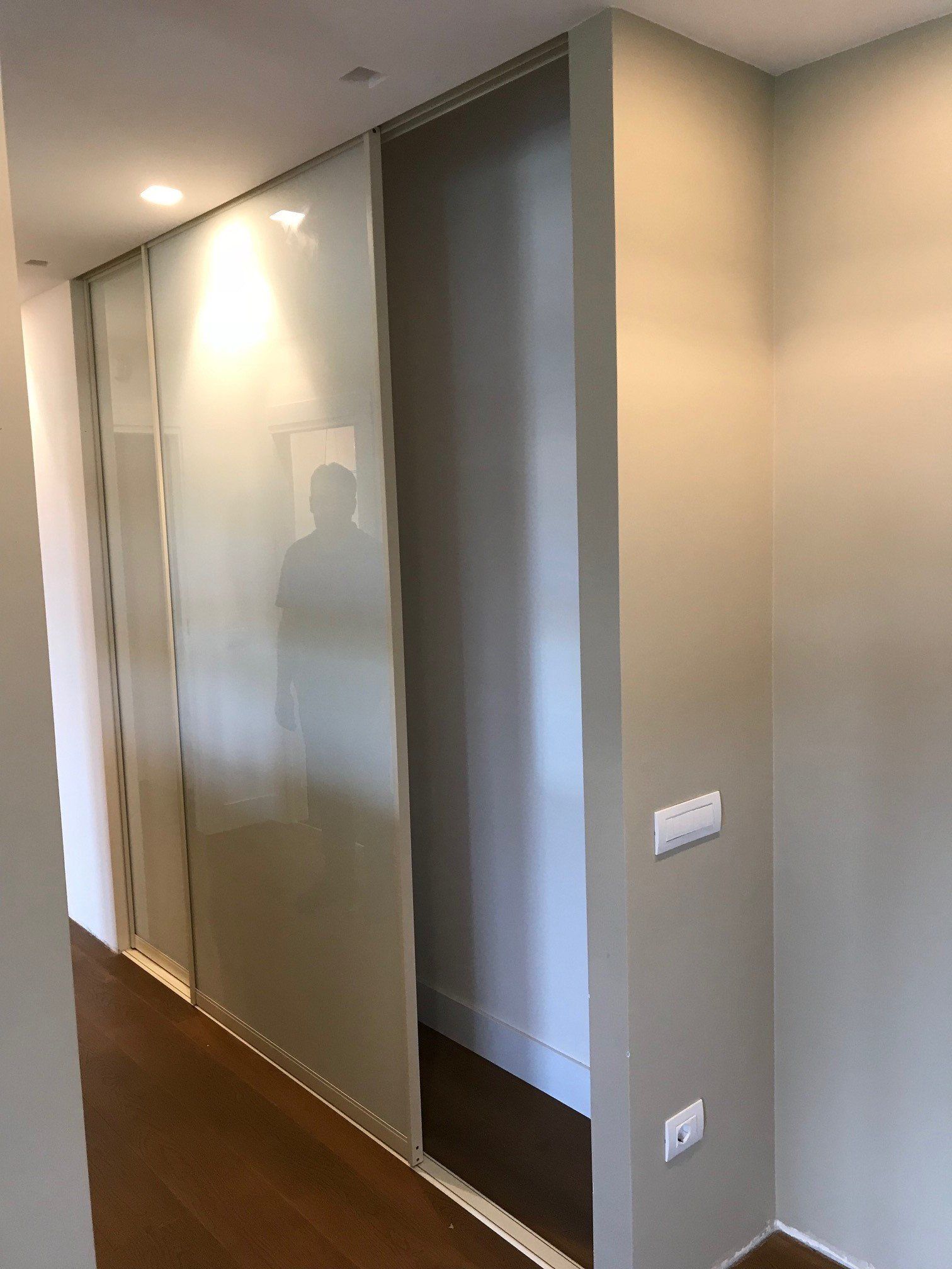 armadio cabina con ante scorrevoli